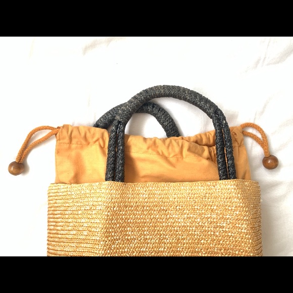 Woven palm tree purse - Picture 3 of 5